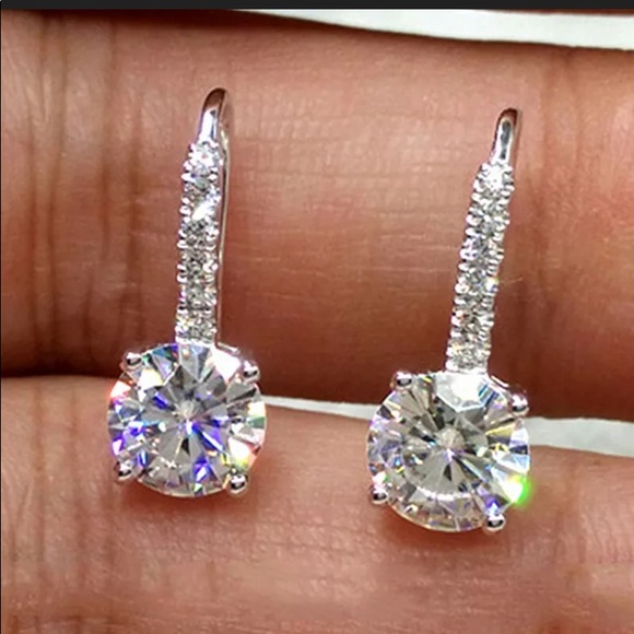Justine’s Chic Boutique Jewelry - .925 Sterling Silver White Sapphire Drop Earrings